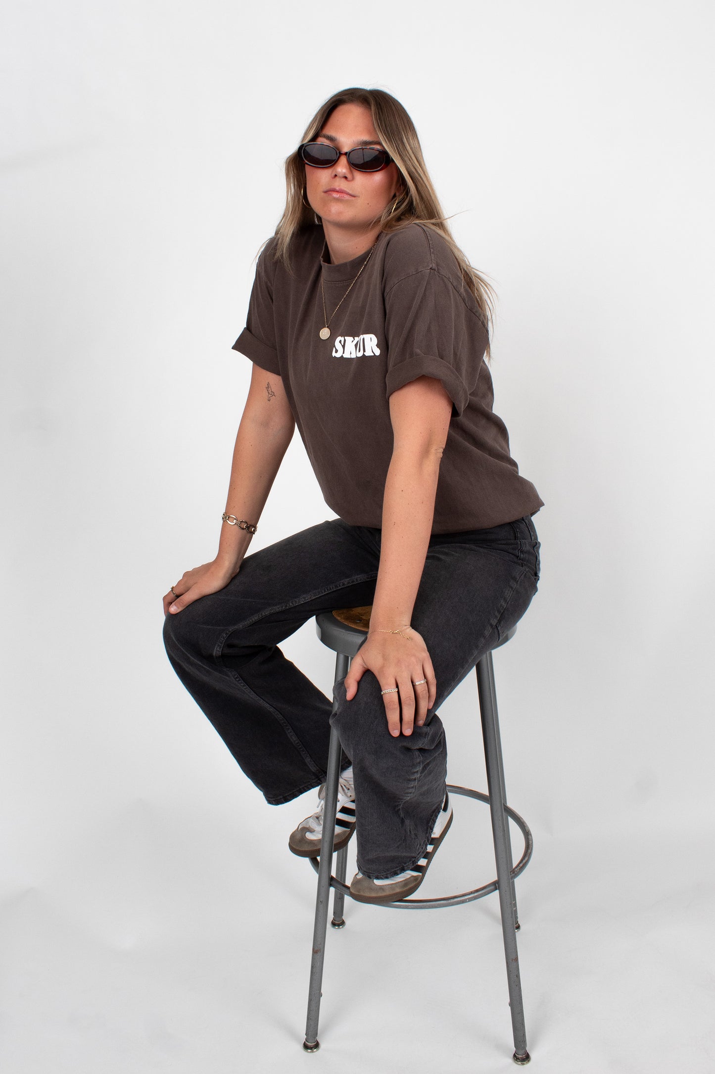 WASHED BROWN LIVE BY IT TEE