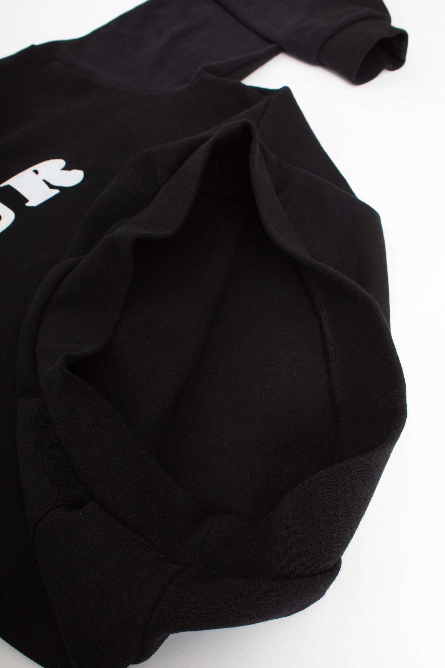 BLACK ARC HOODIE