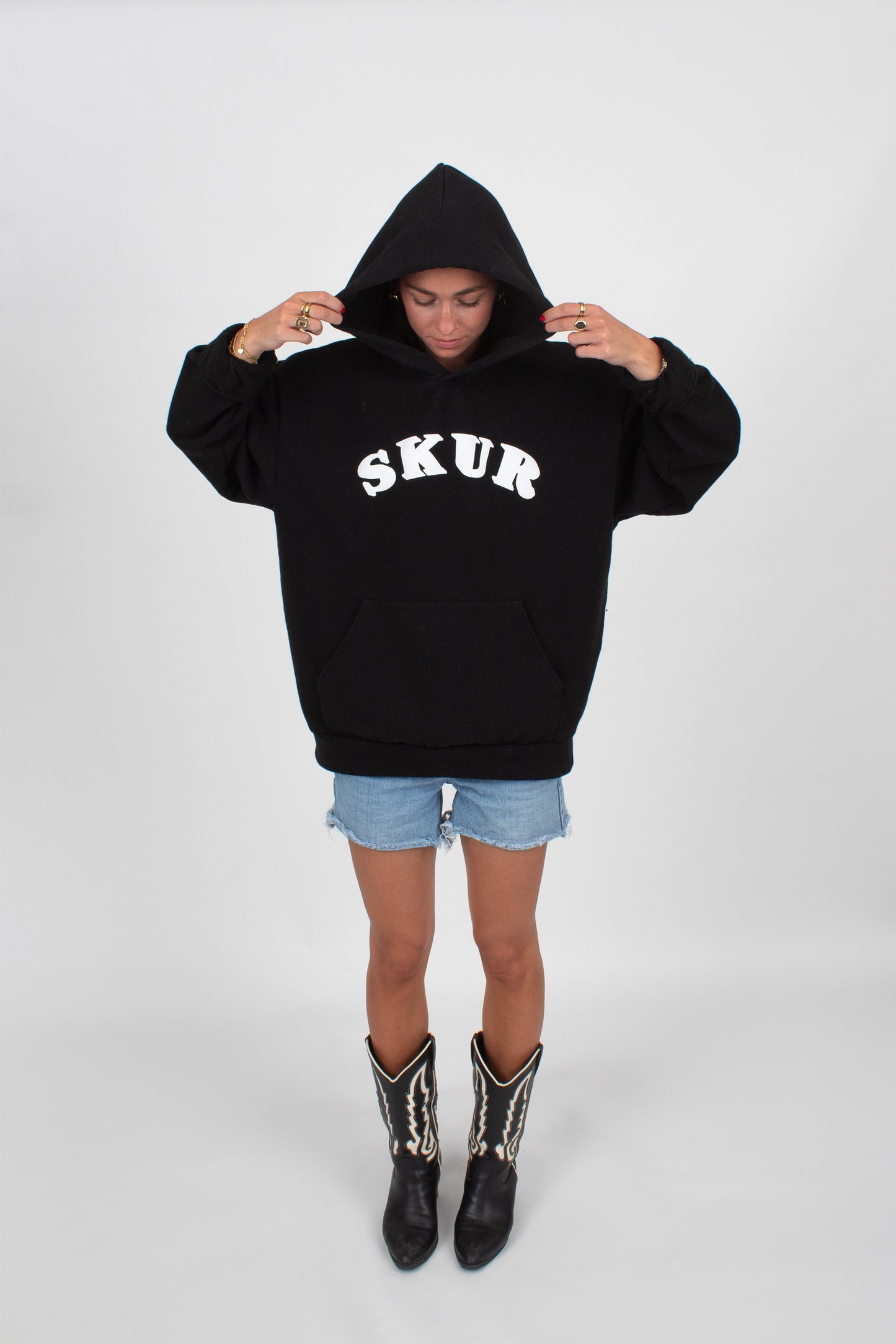 BLACK ARC HOODIE