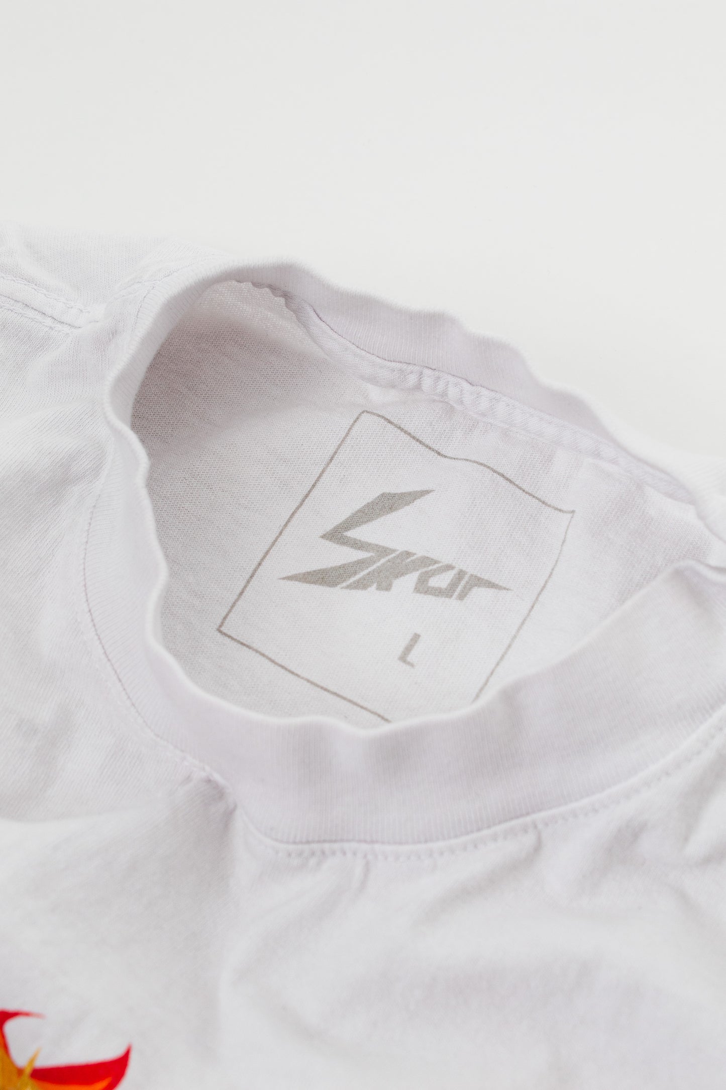 WHITE CARDS TEE