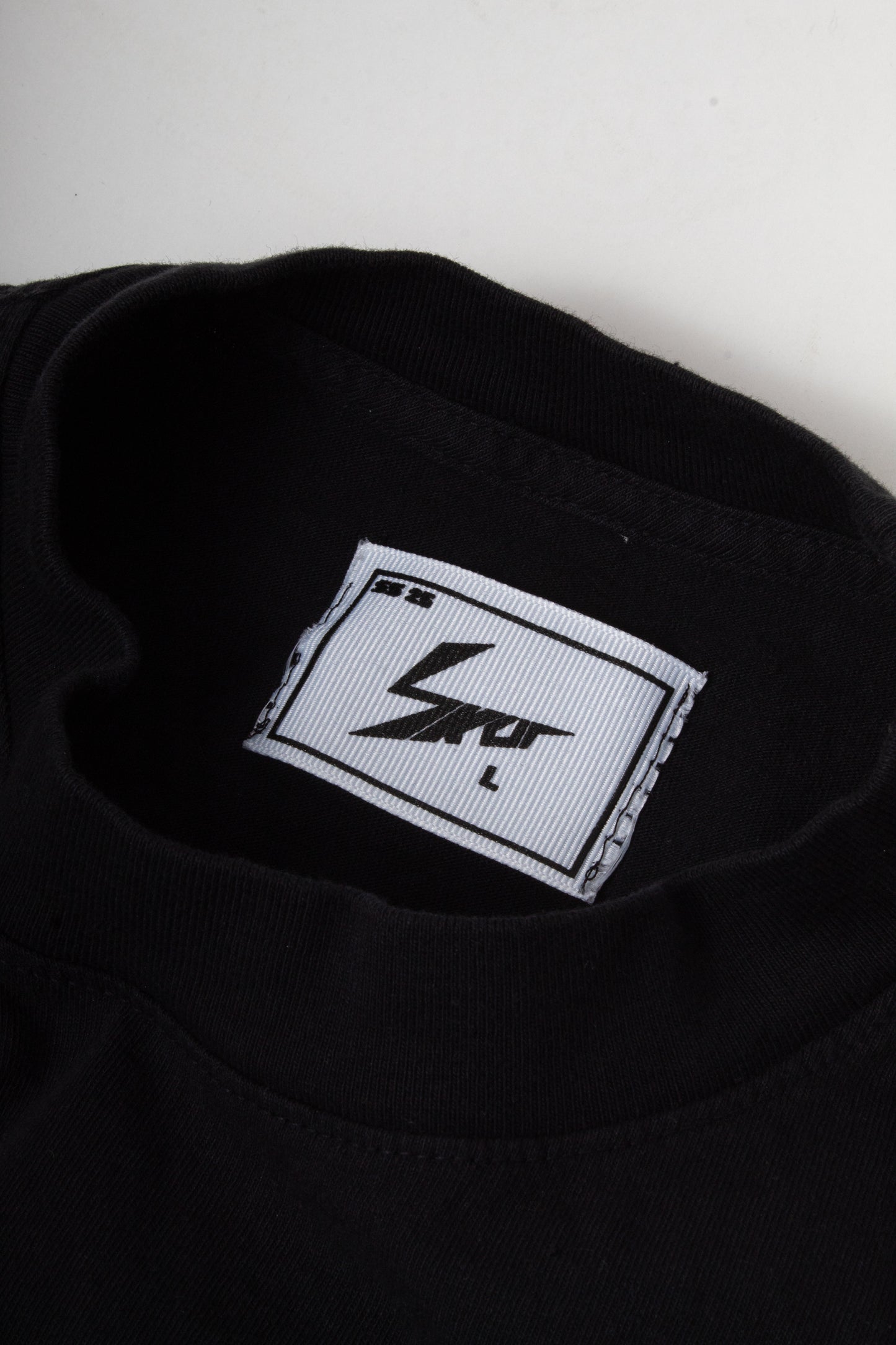 BLACK MARIONETTE TEE