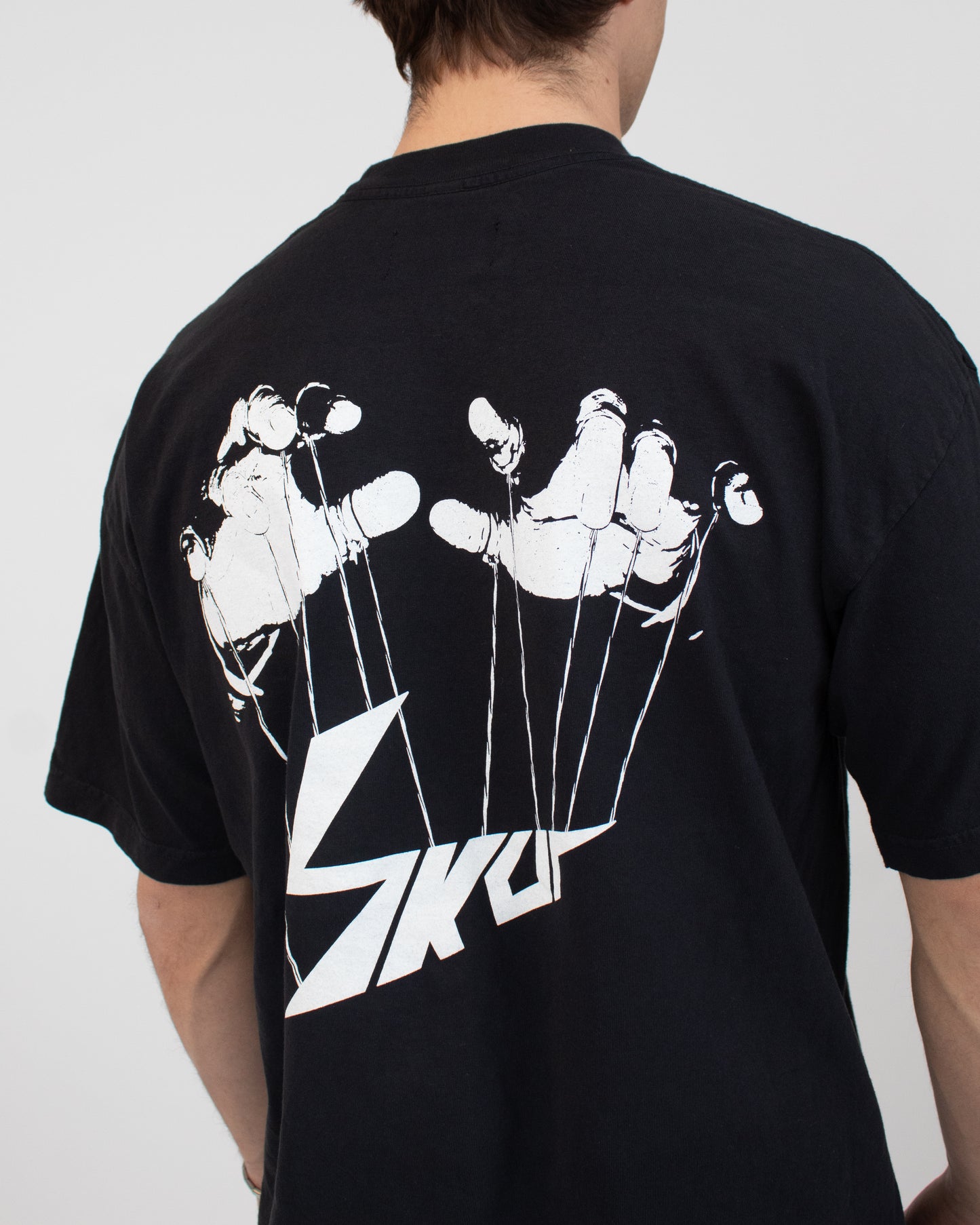 BLACK MARIONETTE TEE